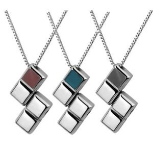 Stainless Steel Movable Pendant With Checkered Design.