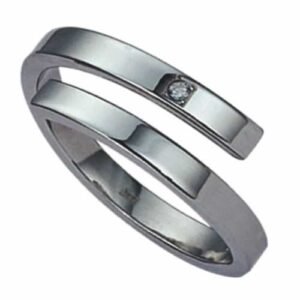 Stainless steel ring with diamond